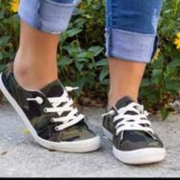 LAST PAIR GOING FAST 😱CAMO COMFORT SNEAKERS - Picture 2 of 6